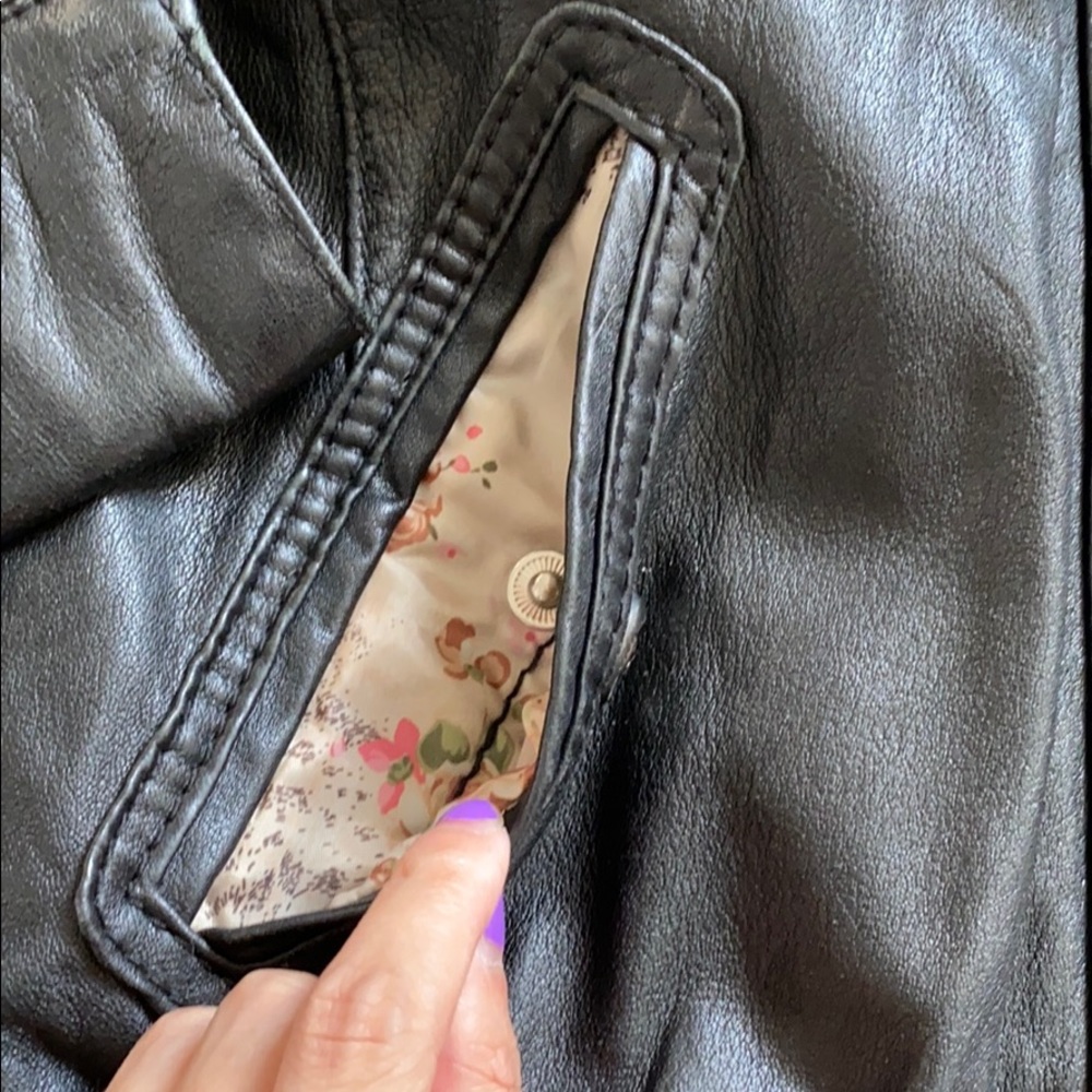 Leather Jacket - Picture 6 of 7